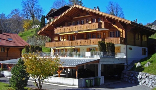 Ultimate comfort in the heart of the Swiss Alps with large terrace