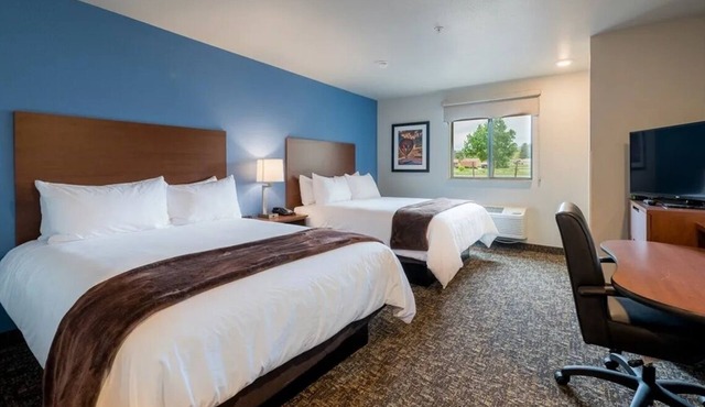 Ultimate Comfort in Room with Stunning Mountain Setting | Free Parking | Kitchen