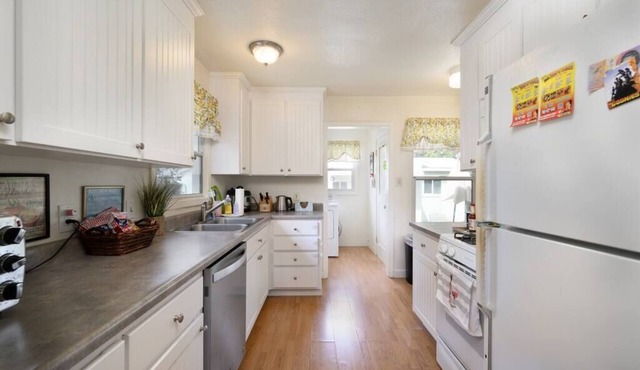 Ultimate East Sacramento Haven-Ideal Location