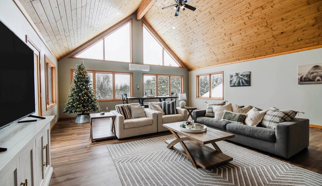 Ultimate Family Cabin - Near Lake Charlevoix!