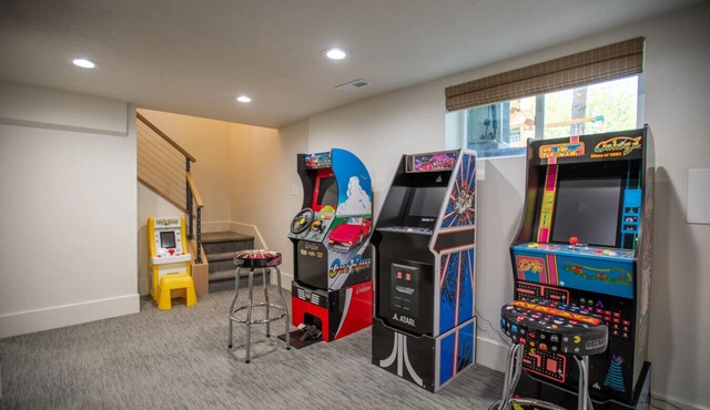 Ultimate Family Getaway ~ Hot Tub, Games & Theater