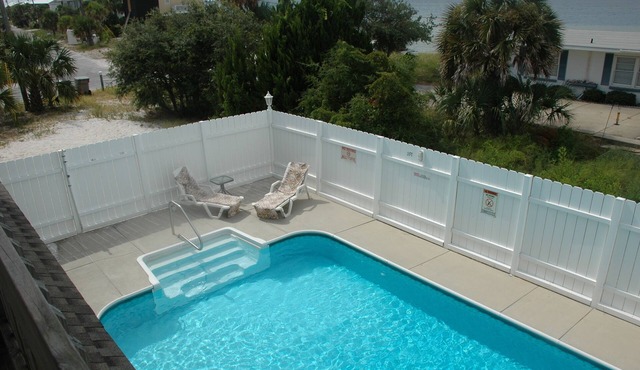 Ultimate Family Home! Game Porch/No Stairs/Pets/Pool/Tesla Charger