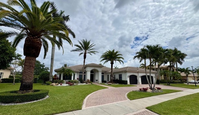 Ultimate FIFA Team Stay: 5 Bedrooms + Pool