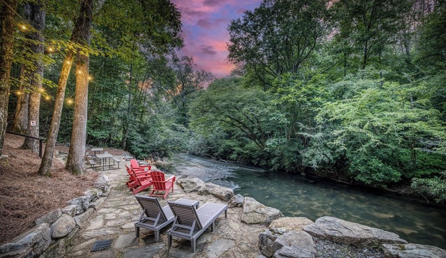 Ultimate FISHING Retreat- private 250 ft water front - Hot Tub, Sauna, Game Room