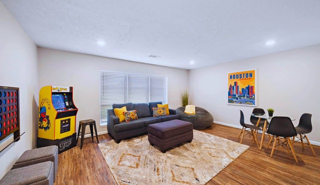 Ultimate Fun Escape:Pool |Arcade|Fire Pit Seating