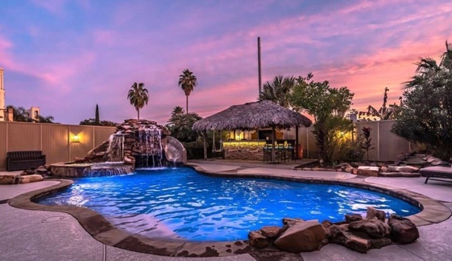 Ultimate Galleria Poolhouse Resort - 6 BRs