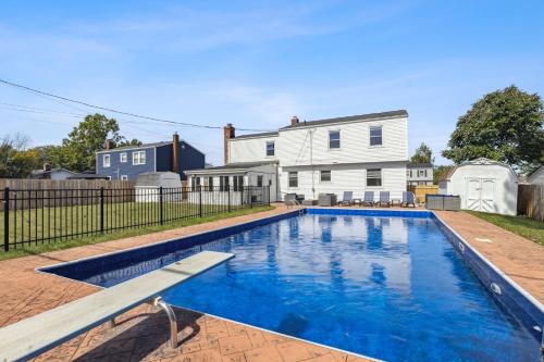 Ultimate Group Escape Heated Pool - 12 Guests