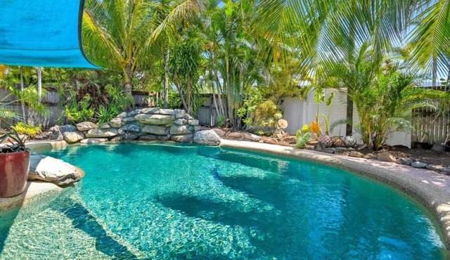 Ultimate heaven of comfort and relaxation. Entire house, large private pool.