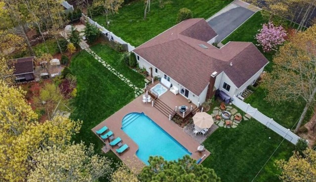 Ultimate House with Heated Pool, Hot Tub and Sauna