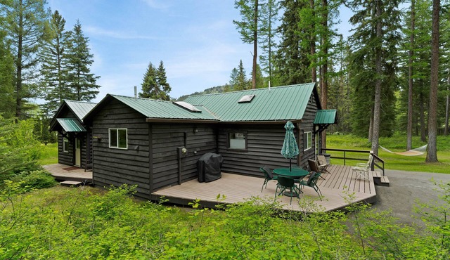 Ultimate in Seclusion, yet Close to City Amenities