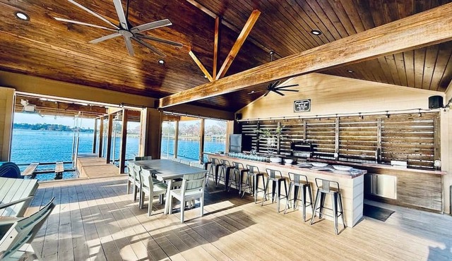 Ultimate Lake Resort Xtravaganza | LIVE LARGE
