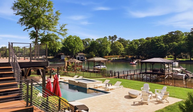 Ultimate LKN Waterfront Home - Pool & Covered Deck