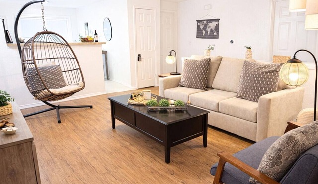 Ultimate Location ATX! 3BD2BA~Private Backyard