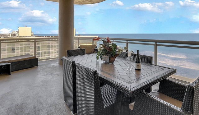 Ultimate Luxury Ocean Vistas-The largest condo in the best building on the beach