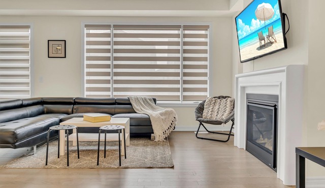 Ultimate Luxe ~5BR & 5.5WR ~EV Charger ~Kitchener