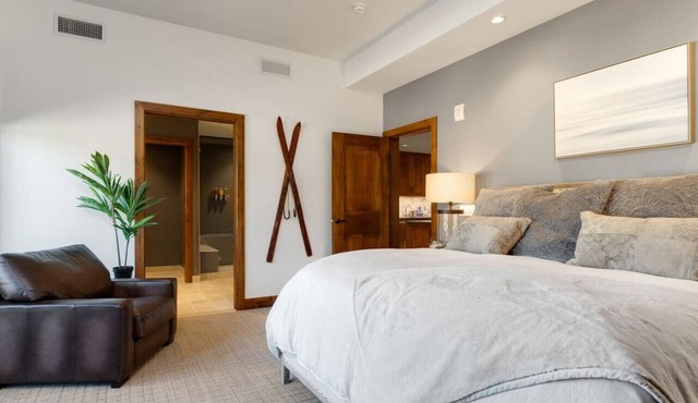 Ultimate Luxury -Perfect Location -Extras Galore!