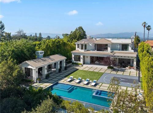 Ultimate Luxury 6BR Villa, Pool, Theatre and Sauna