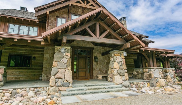 Ultimate Luxury Lodge on Keuka Lake - minutes to golfing, shopping, dining