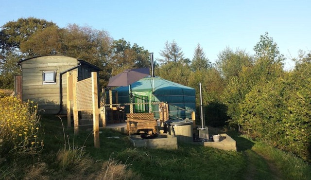 Ultimate Luxury Yurt Experience With Hot Tub - Lake Yurt