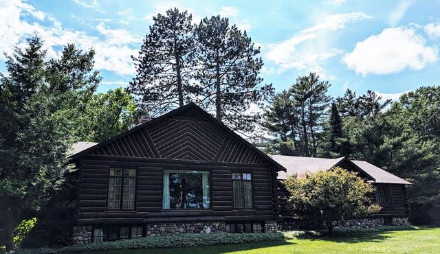 Ultimate Northwoods Log Home! Cabin 14, POV Resort
