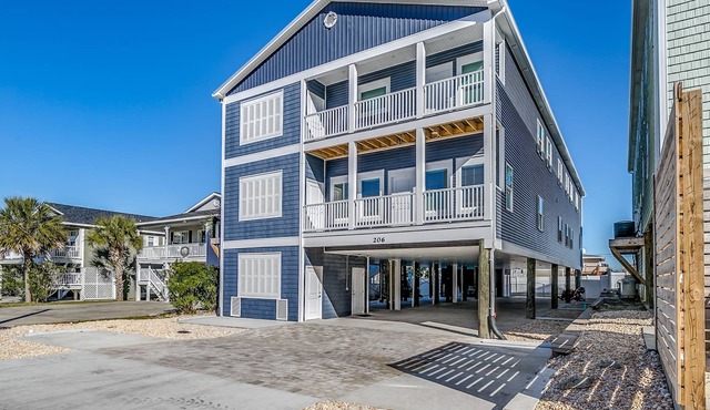 ULTIMATE OCEAN Retreat 21bds/21.5bths game+media room, HUGE POOL, 1 min to BEACH