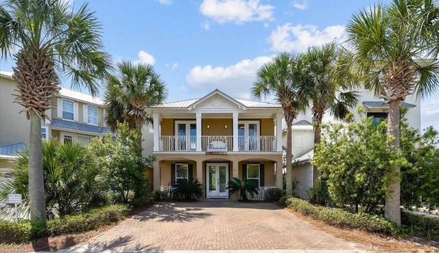 Ultimate pet-friendly getaway—steps to Lagoon Pool, 7 bikes, and 5-min to beach