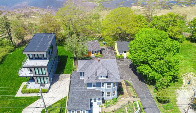 Ultimate Pine Point Beach Family Compound-4 Units, 8 Bedrooms, Yard