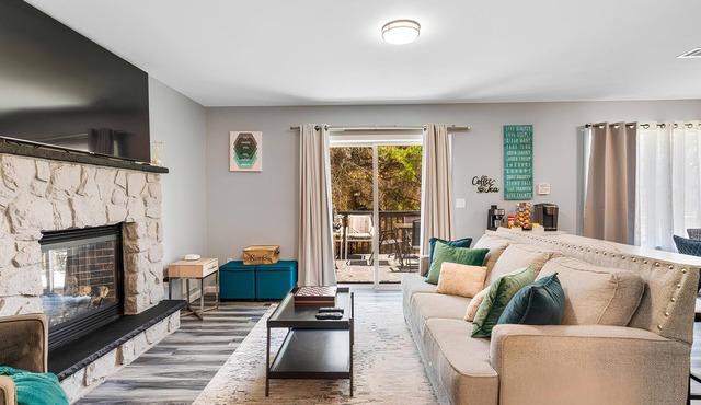 Ultimate Poconos Family Escape! Games, Firepit, Theater Vibes & More