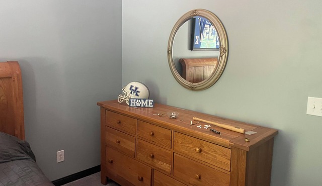 Ultimate private 4 bedroom 3 full bathrooms right next to golf course with path