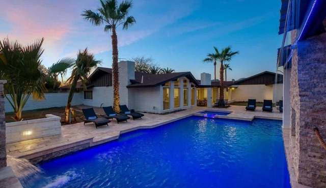 Ultimate Retreat: Private Pool & Movie Nights