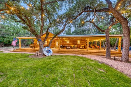 Ultimate Riverfront Retreat! Blanco Family Cabin