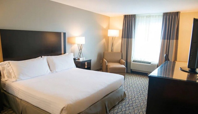 Ultimate Room for Staycation! Free Breakfast