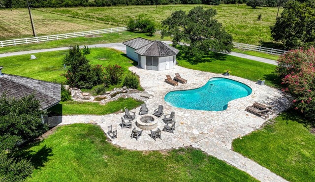 Ultimate Round Top Escape: 3 Homes, Pool, Firepits