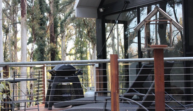 Ultimate Spa Bower with 2 King bedrooms - The Double King Bedroom, aka Blue Bower, has the same quality finishes as the Ultimate Bower, with addition of a 2nd bedroom