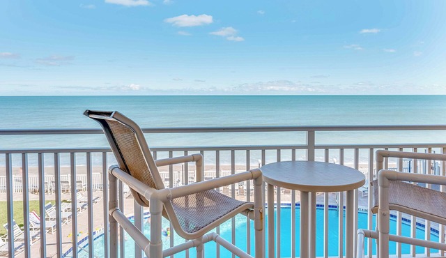 Ultimate Space Coast Condo with Ocean Views, Heated Pool & BBQ Grills ☀️