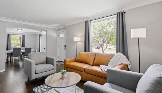 Ultimate Stay w/ Gym & Game Room Broadview