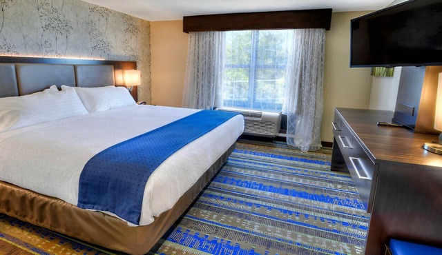 Ultimate Staycation Spot for a Romantic Trip! -S