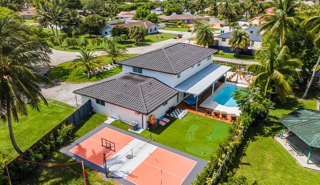 Ultimate Vacation Retreat heated pool & Mini Golf L63