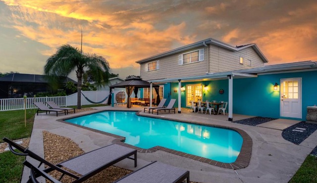 Ultimate Waterfront Oasis Heated Pool & Boat Dock