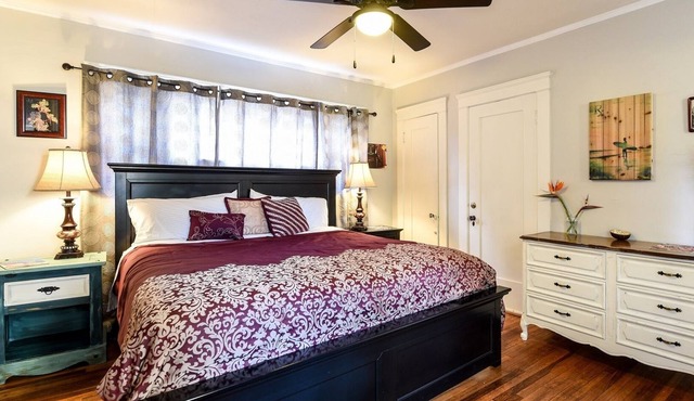 Ultra Charming Mid Town Craftsman - Near ALL beaches