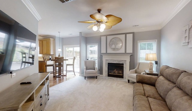 Ultra CLEAN and COZY Home away from Home!