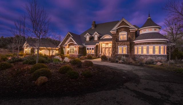 Ultra Exclusive Estate on Swan Lake
