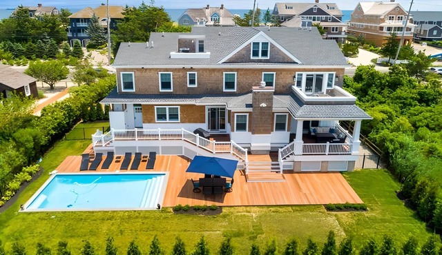 Ultra High End rental with pool and close to beachnReduced rate by 25% 2026.