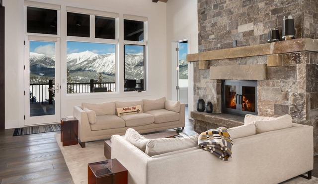 Ultra Luxe Townhome in Spanish Peaks. Amazing Views!