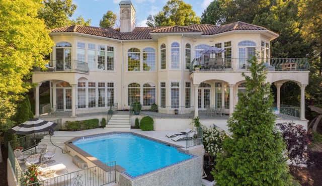 Ultra Luxury Lakefront Mansion in Porto Cima GV