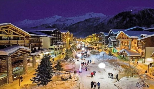ULTRA-LUXURY SAVOYARD SKI CHALET IN VAL D'ISERE