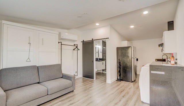 ULTRA LUXURY STUDIO 2 BLOCKS OFF LAS VEGAS BLVD