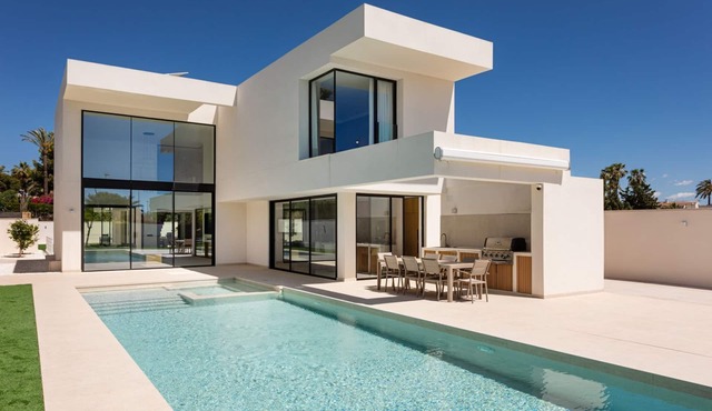 Ultra-Modern 5-Bed Luxury Chalet with Private Pool & Home Cinema 13 Min To Beach