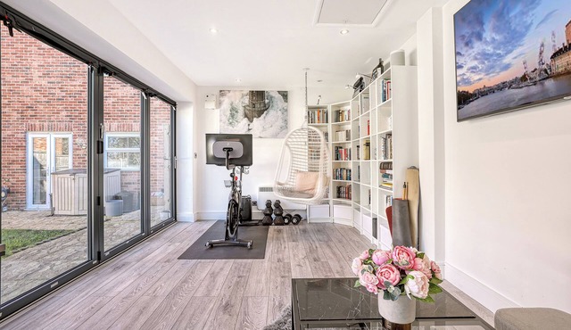 Ultra modern, bright & luxury house - Brentwoodn