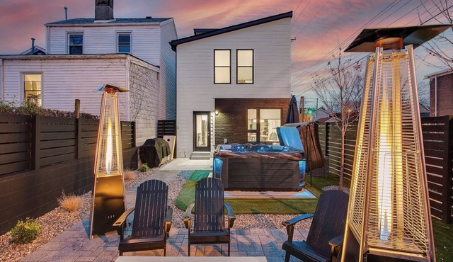 Ultra Modern in NuLu, Hot Tub, Fire Pit, King Bed